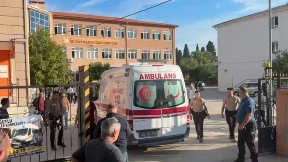 Manisa'da okula silahlı saldırı: 4 öğrenci yaralı