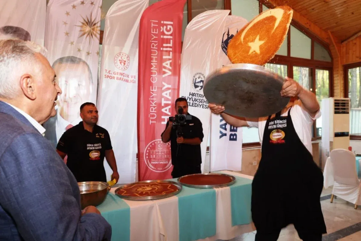 Binali Yıldırım'a künefe şovu