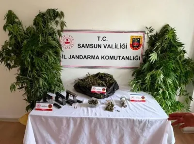 Salıpazarı’nda uyuşturucu operasyonu: Esrar, kenevir ve ruhsatsız tabancalar ele geçirildi